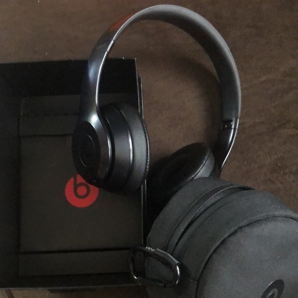 Headphones - Picture 4 of 6